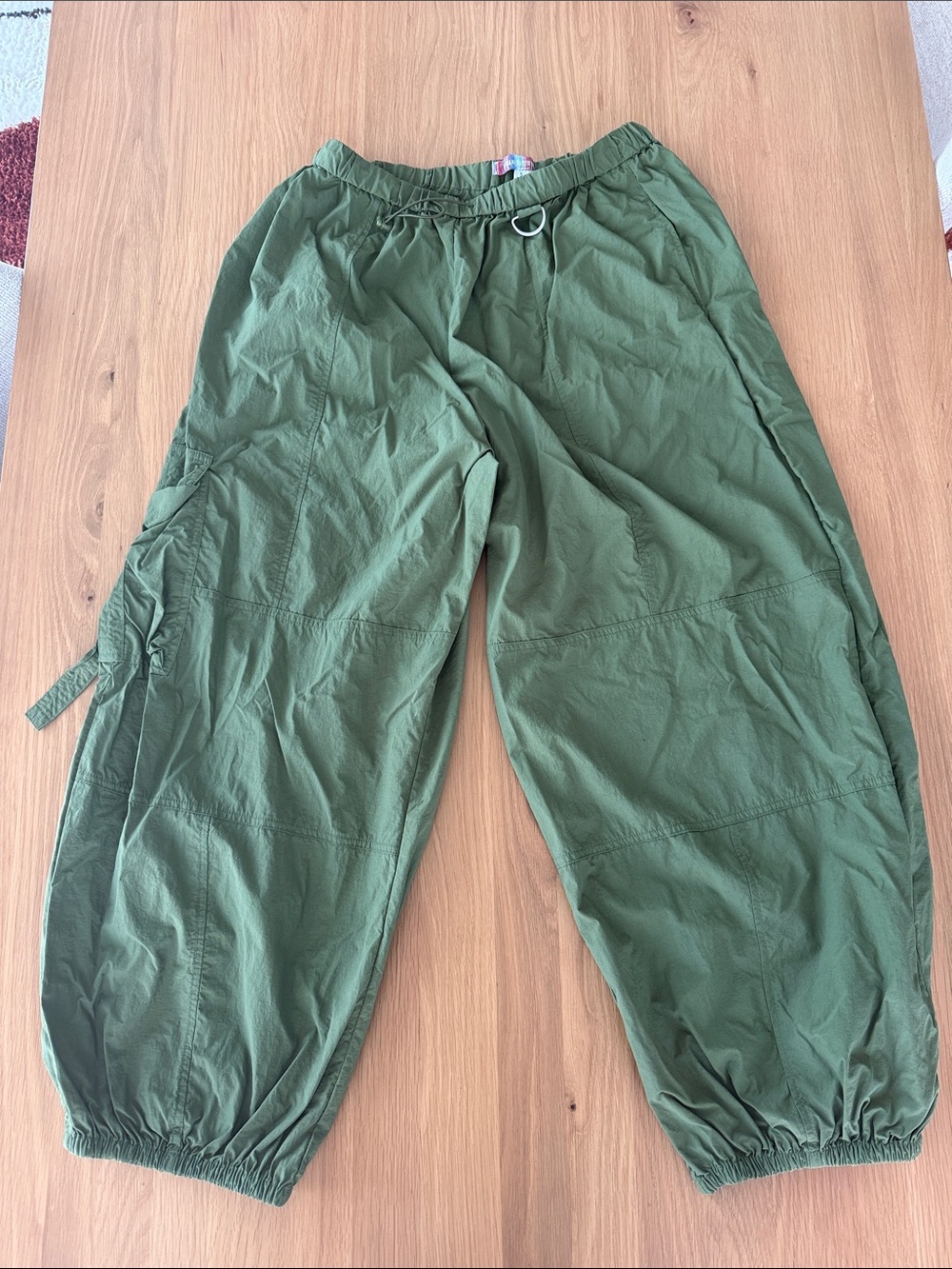 Urban Outfitters green parachute pants size L, lovingly worn